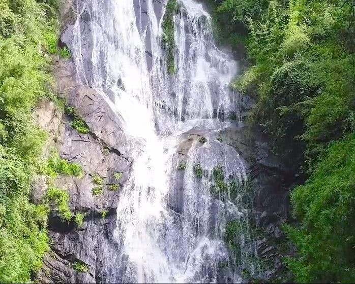 寒潮强势来袭,降温剧烈,中东部局地降温接近20℃